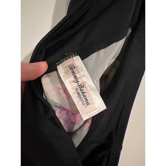 Tommy Bahama Black Floral Island Active Shorts – Size Small – Black Floral - Picture 4 of 4